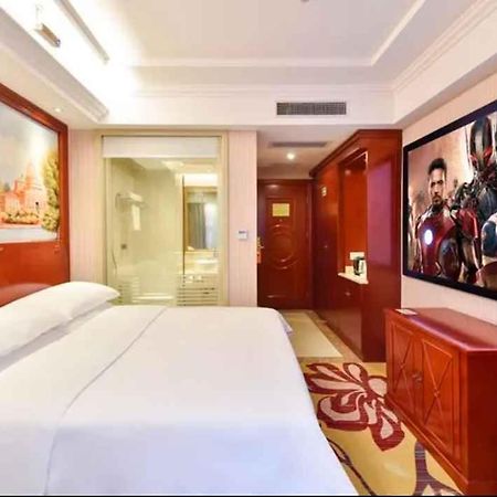 Vienna Hotel Shenzhen Baoneng City Plaza Exterior foto